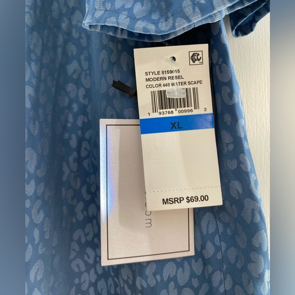 1.STATE NWT patterned light blue buttoned flounce sleeve top - XL 🩵 - Picture 5 of 5